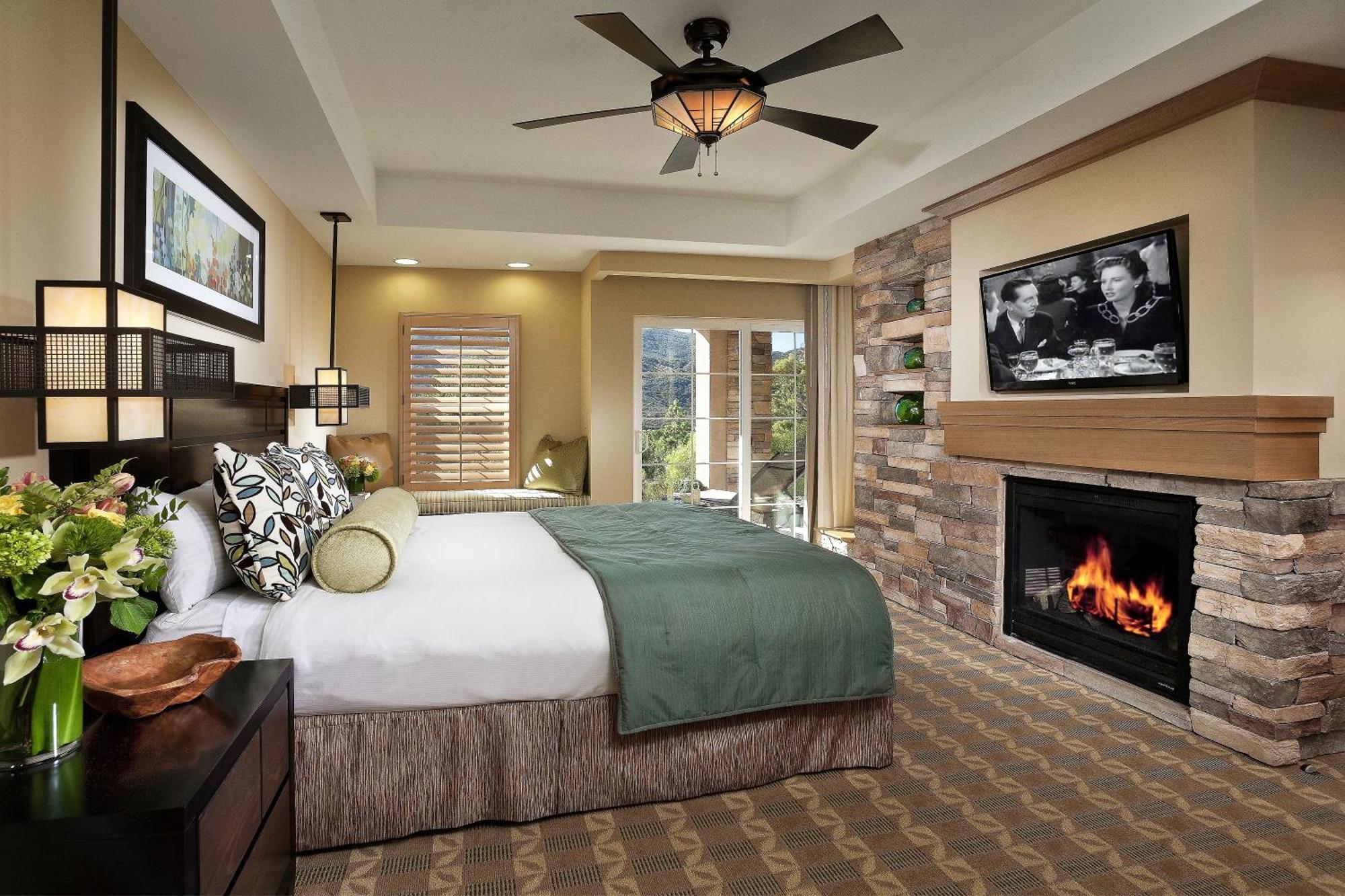 Three-Bedroom Mountain Villa